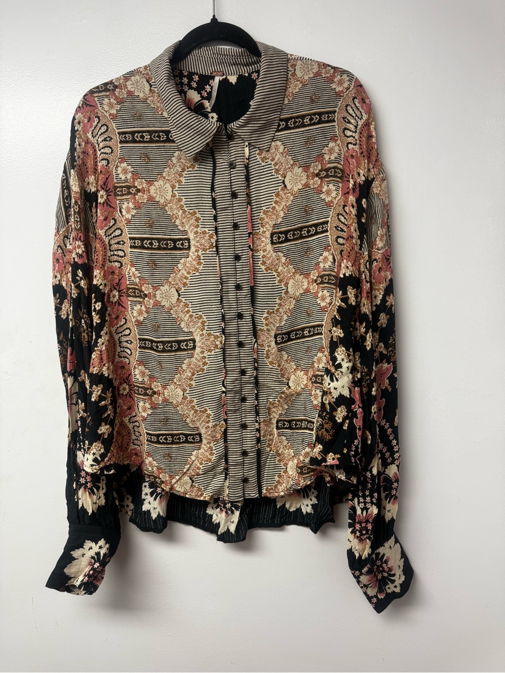 Free People Virgo Baby Buttondown Long Sleeve Boho Large Floral Patchwork Top C5 - Picture 5 of 11